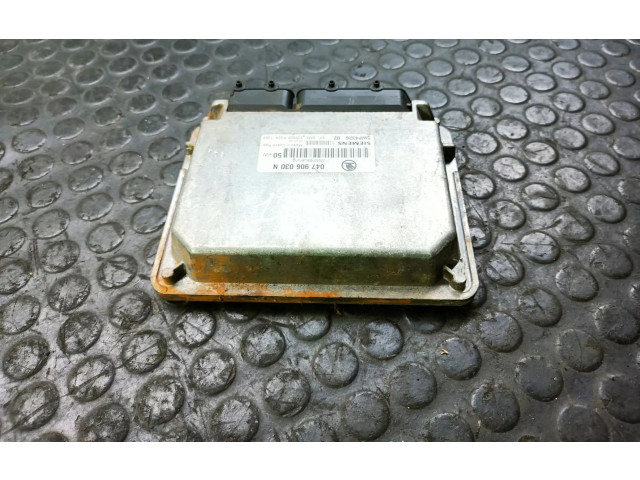 Блок управления двигателем Блок управления 047906030N   Skoda Felicia I