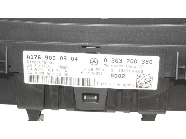 Přístrojová deska  Mercedes-Benz A W176 2016 A1769000904, 0263700380  
