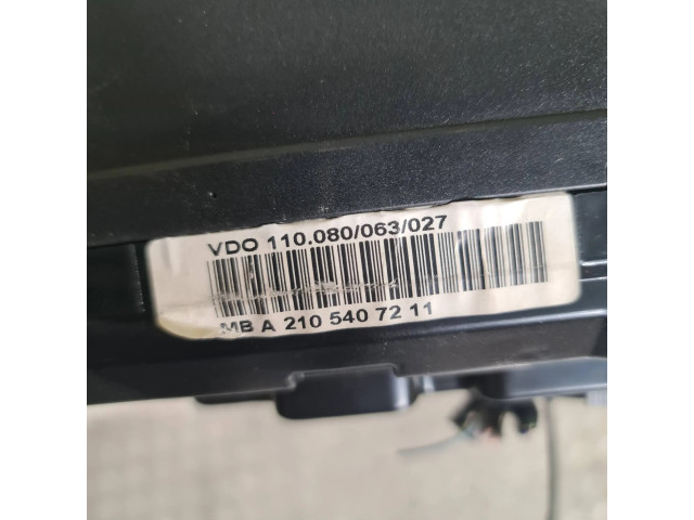 Přístrojová deska  Mercedes-Benz E W210 2000 A2105407211, 110080063007  