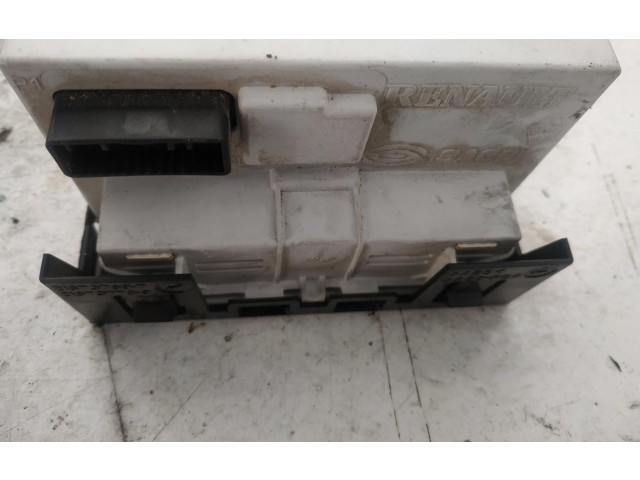 Дисплей    8200350498A   Renault Megane II