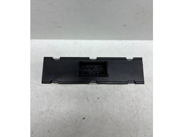 Vstřikovač 8ES00947921, 9253208   BMW X1 E84   2.0  