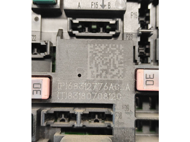 Блок предохранителей  68312776AC, 8318070812C   Dodge RAM 1500 DS    