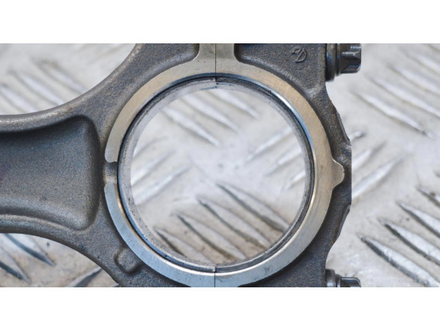 Píst    BMW 5 E39  pro naftový motor 2.5 M57 D25 (256D1) 