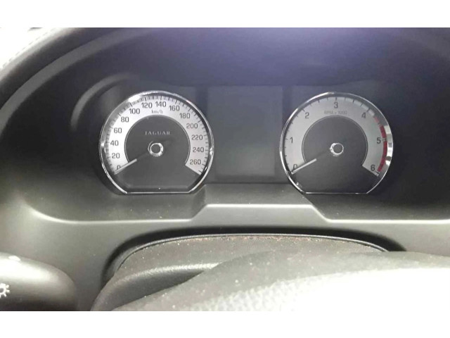 Přístrojová deska  Jaguar XF X250  8X2310849KK  