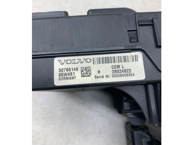   Pojistková skříňka 30765149, 05W461   Volvo XC70 2006