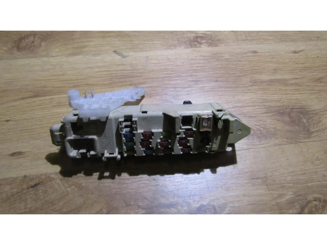 Блок предохранителей  6l161369   Mitsubishi Colt    