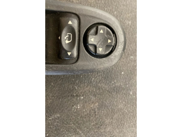 Zpětné zrcátko  Peugeot 308 2007  8153NG  