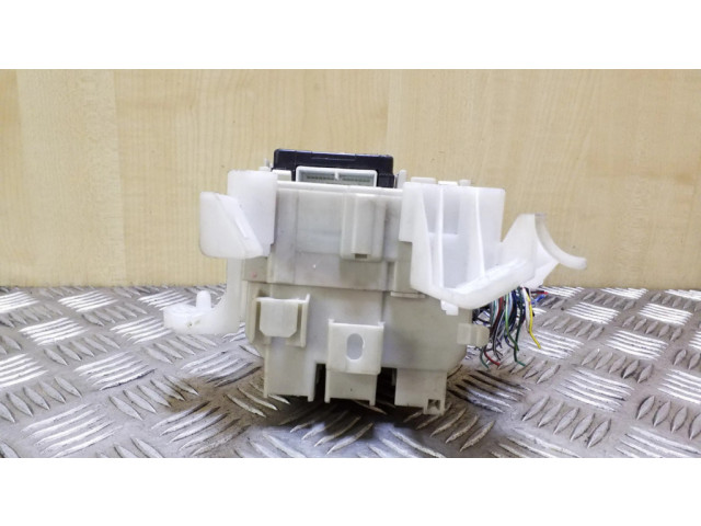Блок предохранителей 8264102060, MB2323008531   Toyota Corolla E120 E130    