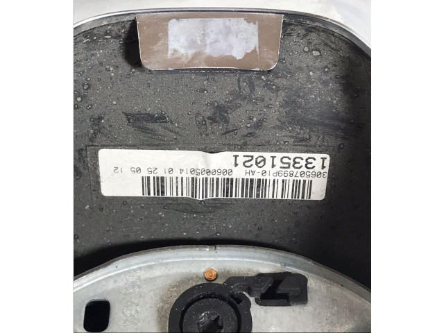 Volant Opel Astra J 2012 13351021, 13351021  