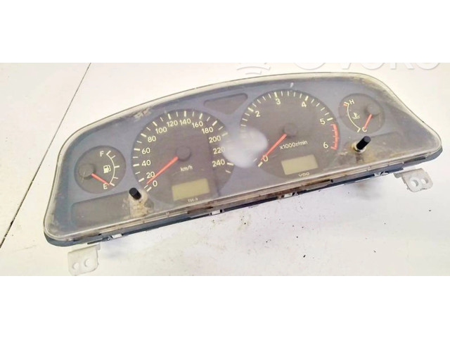 Přístrojová deska  Toyota Avensis T220 2000 8380005310, 83800-05310  