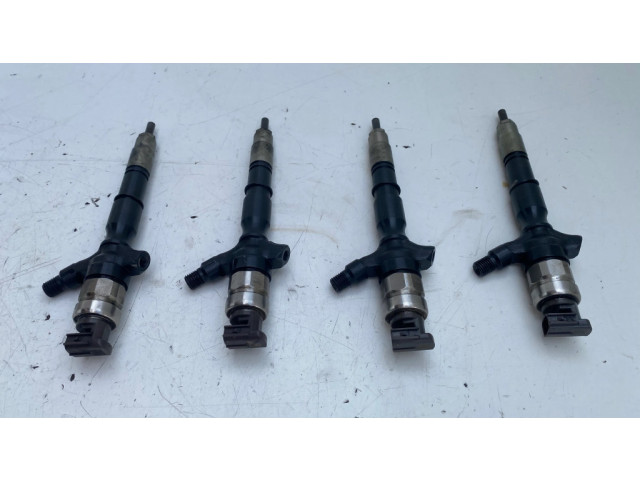 Комплект форсунок 2367030100    Toyota Hilux (AN10, AN20, AN30) для дизельного двигателя  2.5
