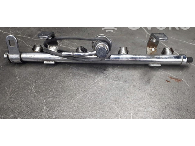 Vstřikovací lišta 04891337AB   Mini One - Cooper R50 - 53     