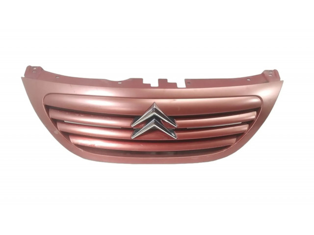 Передняя решётка Citroen C3 2002-2004 года 9647156577      