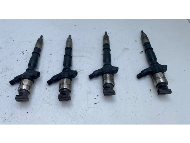 Комплект форсунок 2367030100    Toyota Hilux (AN10, AN20, AN30) для дизельного двигателя  2.5