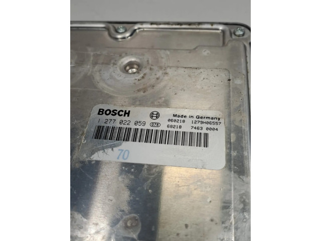 Řídící jednotka 277022059   BMW 5 E60 E61 2005
