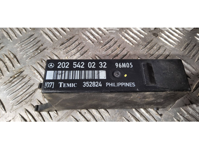Блок управления 2025420232, 96M05   Mercedes-Benz C W202