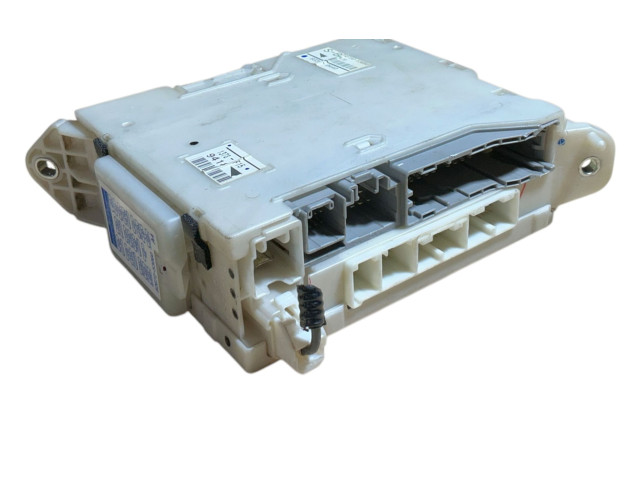   Pojistková skříňka 8273053050, 6G250440   Lexus  220D-250-350 2011