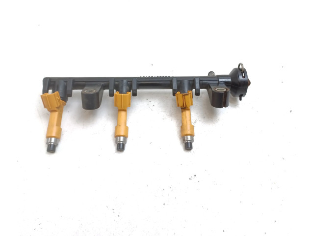 Vstřikovač 2325040020   Subaru Justy     
