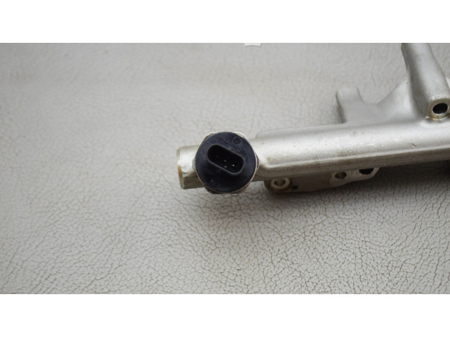 Vstřikovací lišta 7639979   BMW X1 F48 F49  pro benzínový motor 2.0  