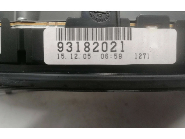 Панель приборов 93182021   Opel Signum       
