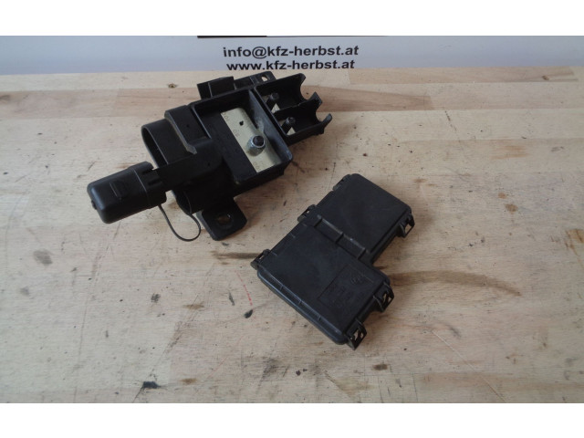   Pojistková skříňka 61138385164, 61138385164   BMW 7 E65 E66 2002