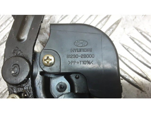 Замок багажника 812302B000    Hyundai Santa Fe 2006-2012 года