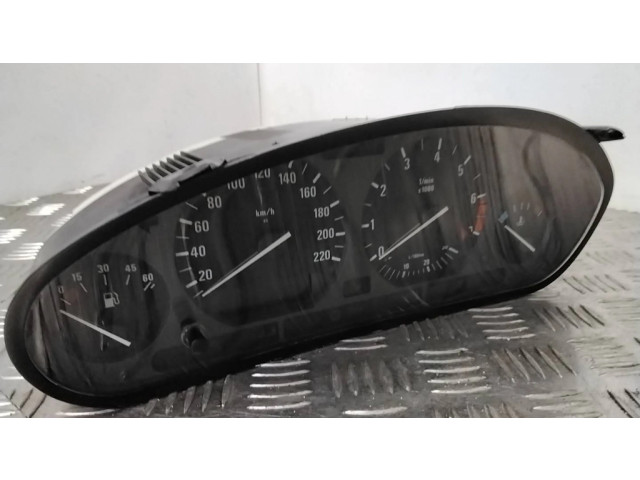 Přístrojová deska  BMW 3 E36 1995 88311217, 88311197  