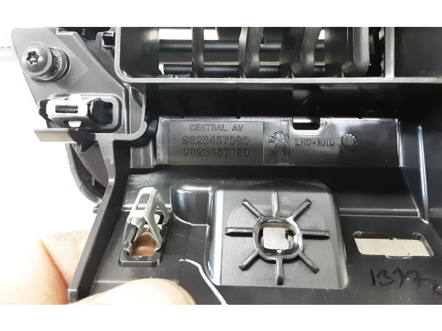 Комплект радиатора 9823457080, 9823457080   Peugeot 2008 II 2020