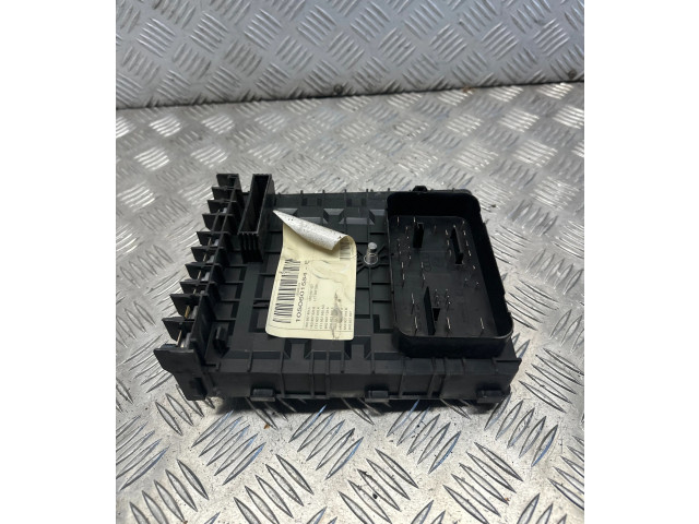 Блок предохранителей  1K0937820B, 1T1937070A   Volkswagen Touran II    