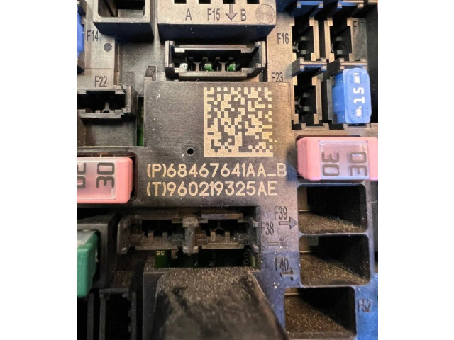   Pojistková skříňka 68467641AA, 68467641AA   Ram 1500 2023