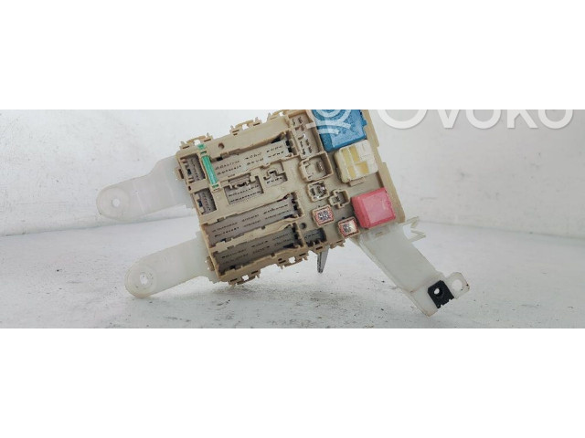   Pojistková skříňka 827300F320   Toyota Verso 2009