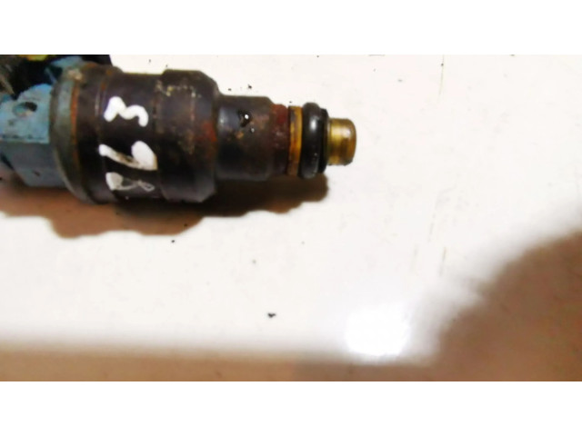 Vstřikovač 3531022010, 9250930006   Hyundai Accent  pro benzínový motor 1.3  