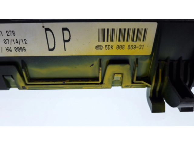   Pojistková skříňka 5DK008669   Opel Zafira B 2006