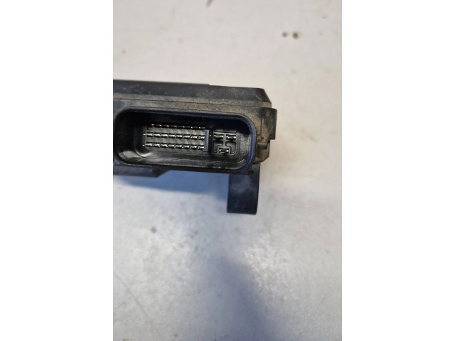 Блок управления коробкой передач 8953020410, 379100   Toyota Avensis T270