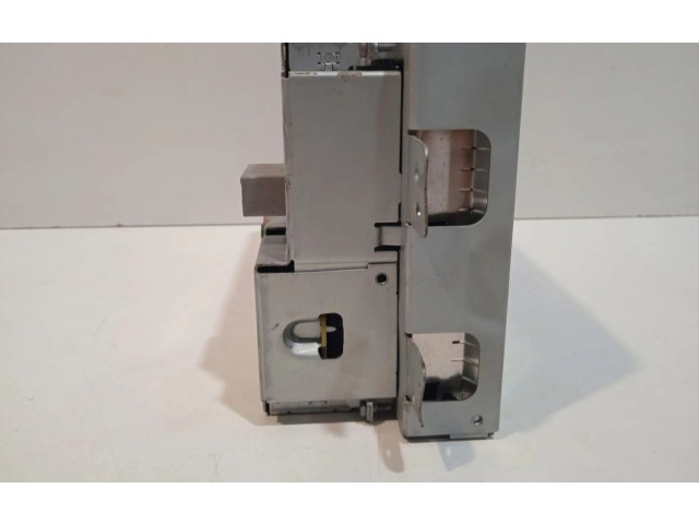 Дисплей    CJ3210E889AF   Land Rover Range Rover Evoque L538