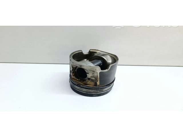 Píst 0840ZR   BMW 5 F10 F11  pro naftový motor 2.0 N47D20C 