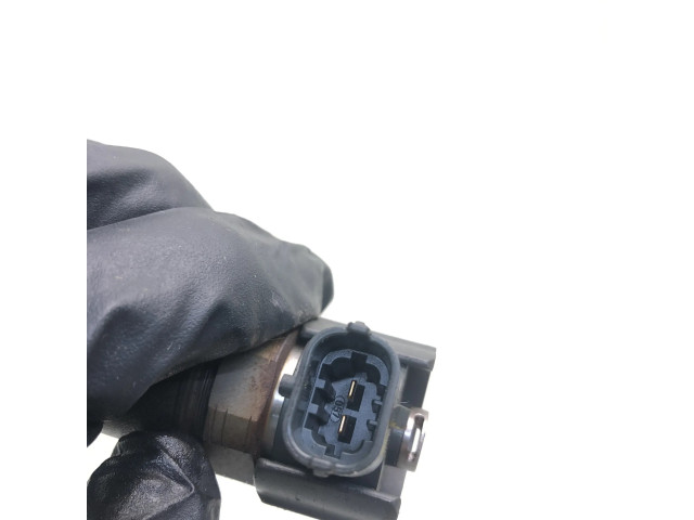 Vstřikovač 338002A900, 0445110320   Hyundai i30  pro naftový motor 1.6  