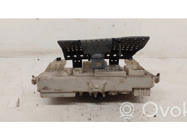 Блок предохранителей 97RA000001, 30S519099600   Ford Focus C-MAX    