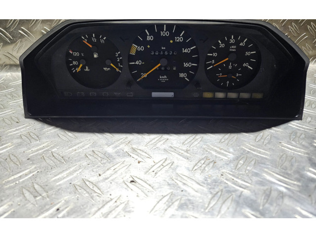 Přístrojová deska  Mercedes-Benz E W124 1993 87001199  