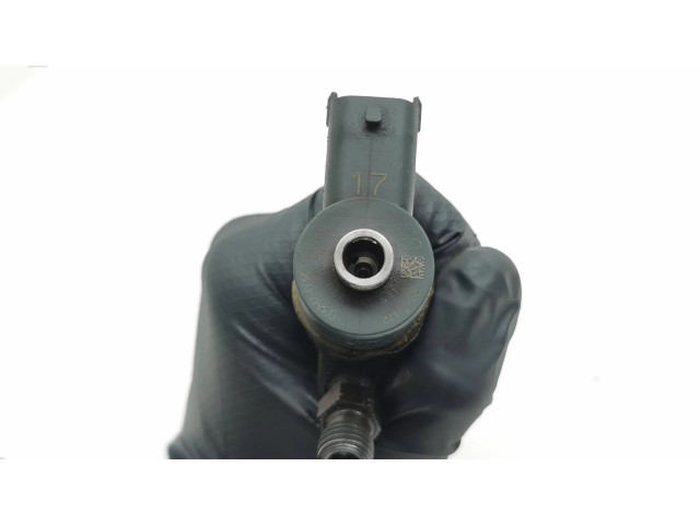 Vstřikovač 338002A800, 0445110411   Hyundai i40  pro naftový motor 1.7  