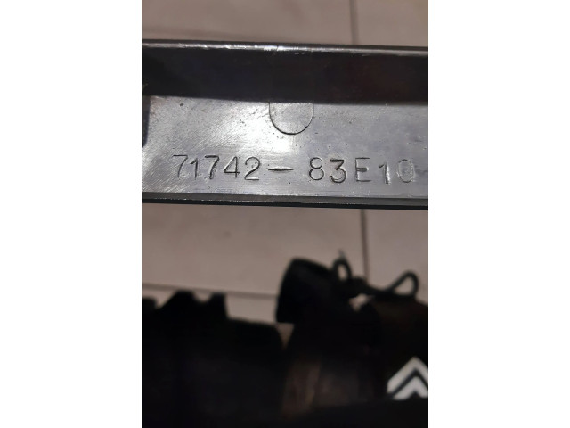 Ручка стеклоочистителей 71742-83E10   Suzuki Wagon R+