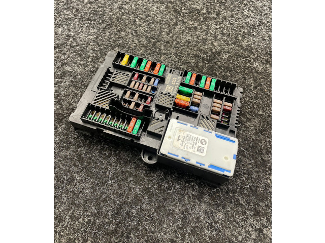 Блок предохранителей 8795477, 8734162   BMW 5 G30 G31    
