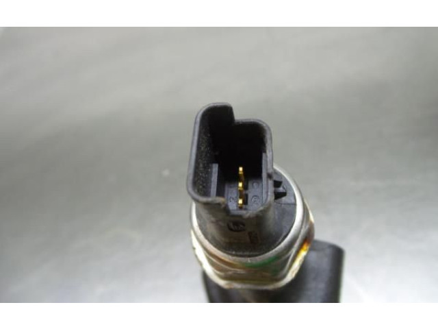 Vstřikovací lišta 968475308002, 94675G01   Volvo V40     