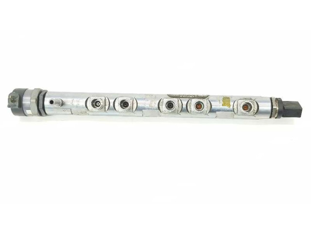 Vstřikovací lišta 13537800601   BMW 1 F20 F21  pro naftový motor 2.0  