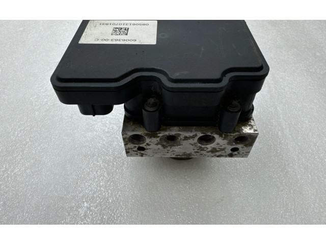 Jednotka ABS 600636300C   Tela Model S 2016
