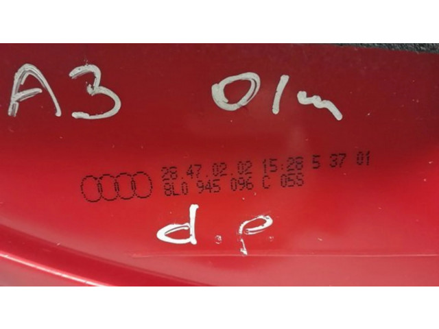 Задний фонарь правый сзади 8L0945096C    Audi A3 S3 8L   1996-2003 года