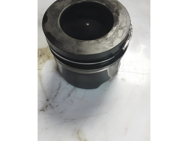 Píst 8372T, 5R2   Audi A6 S6 C7 4G  pro naftový motor 3.0  