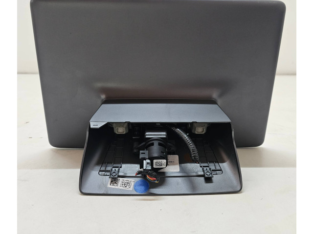 Дисплей    151677900C   Tesla Model Y