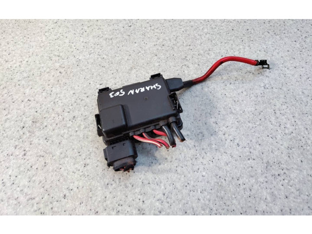 Блок предохранителей  7M3937548A   Volkswagen Sharan    