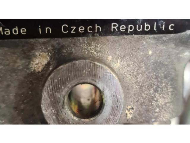 Топливная рампа F00R001039   BMW 7 E65 E66 4.0 